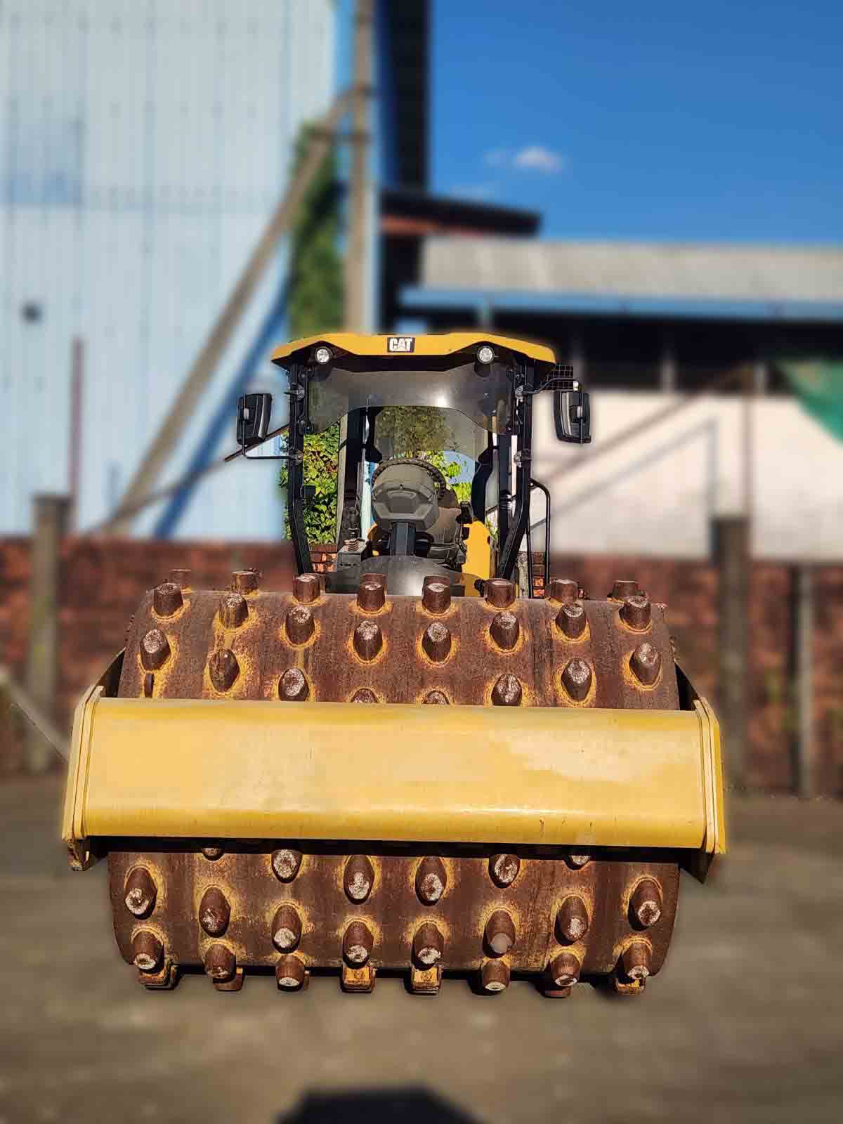 CAT Soil Compactor CS11GC