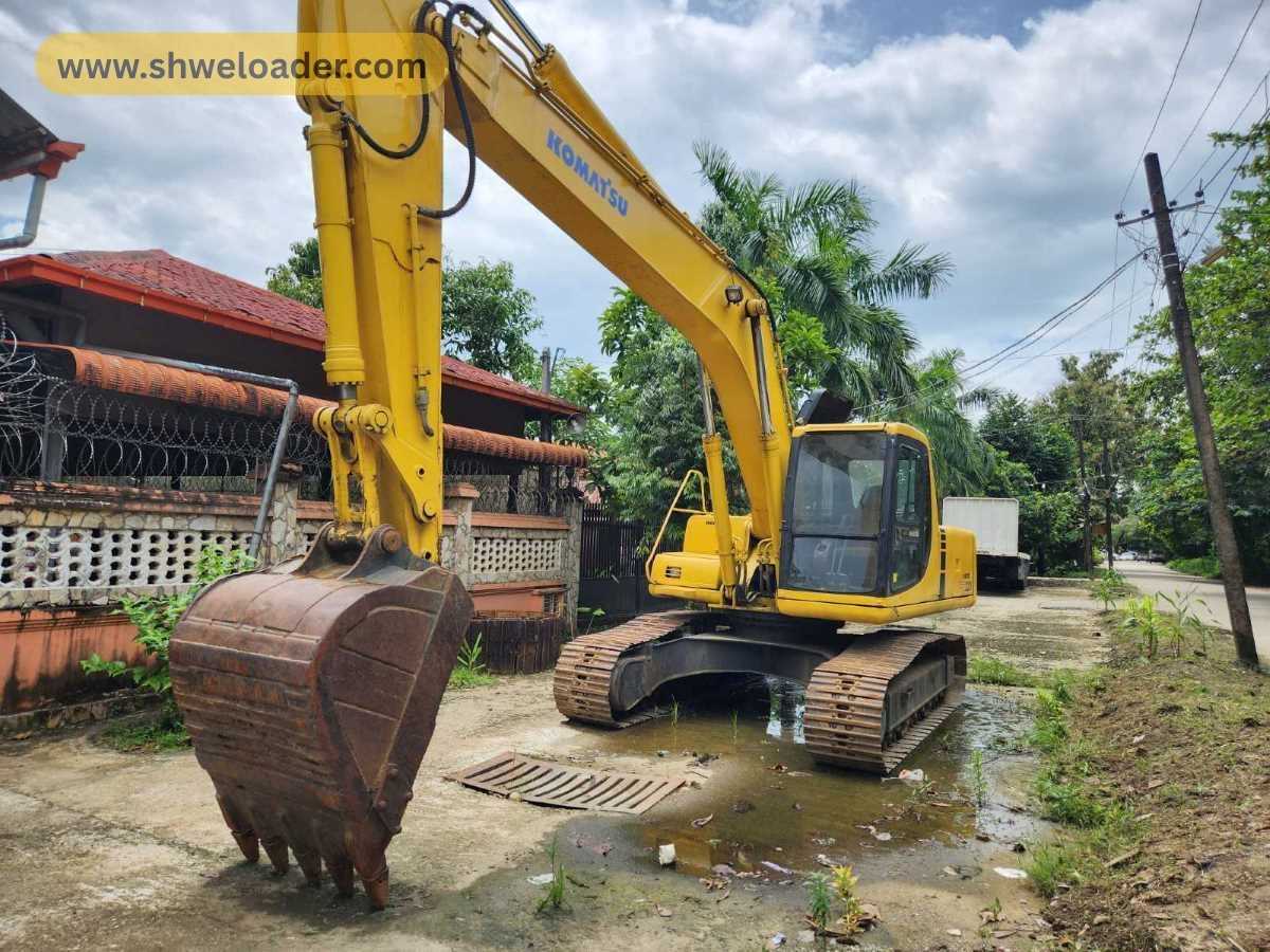 KOMATSU Excavator 22 Ton