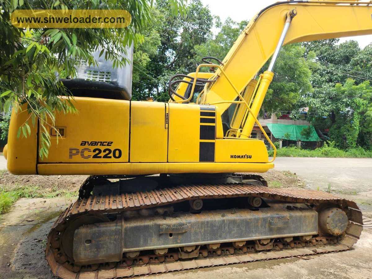 KOMATSU Excavator 22 Ton