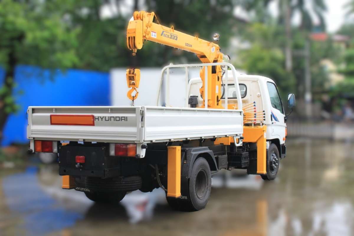Hyundai Truck Crane 4x2