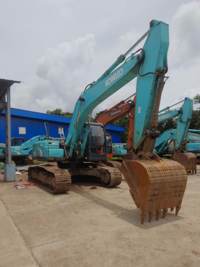 KOBELCO Excavator SK210
