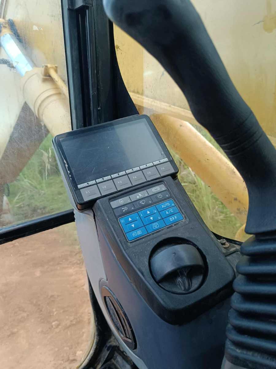 Komatsu Excavator PC270LC-8