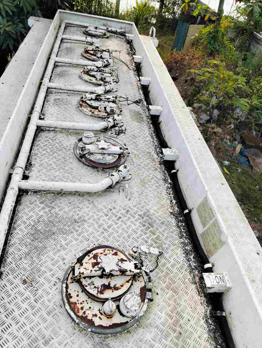 MITSUBISHI FUSO Fuel Bowser Truck (3200 Gallons)