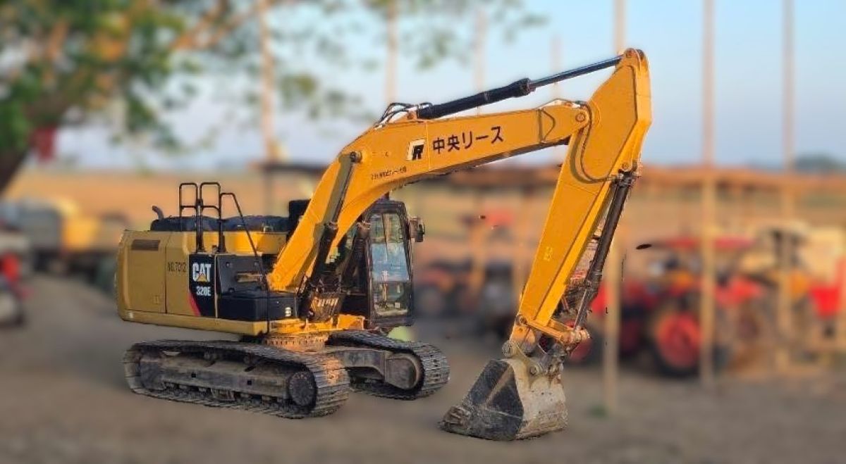 CATERPILLAR Excavator 320E