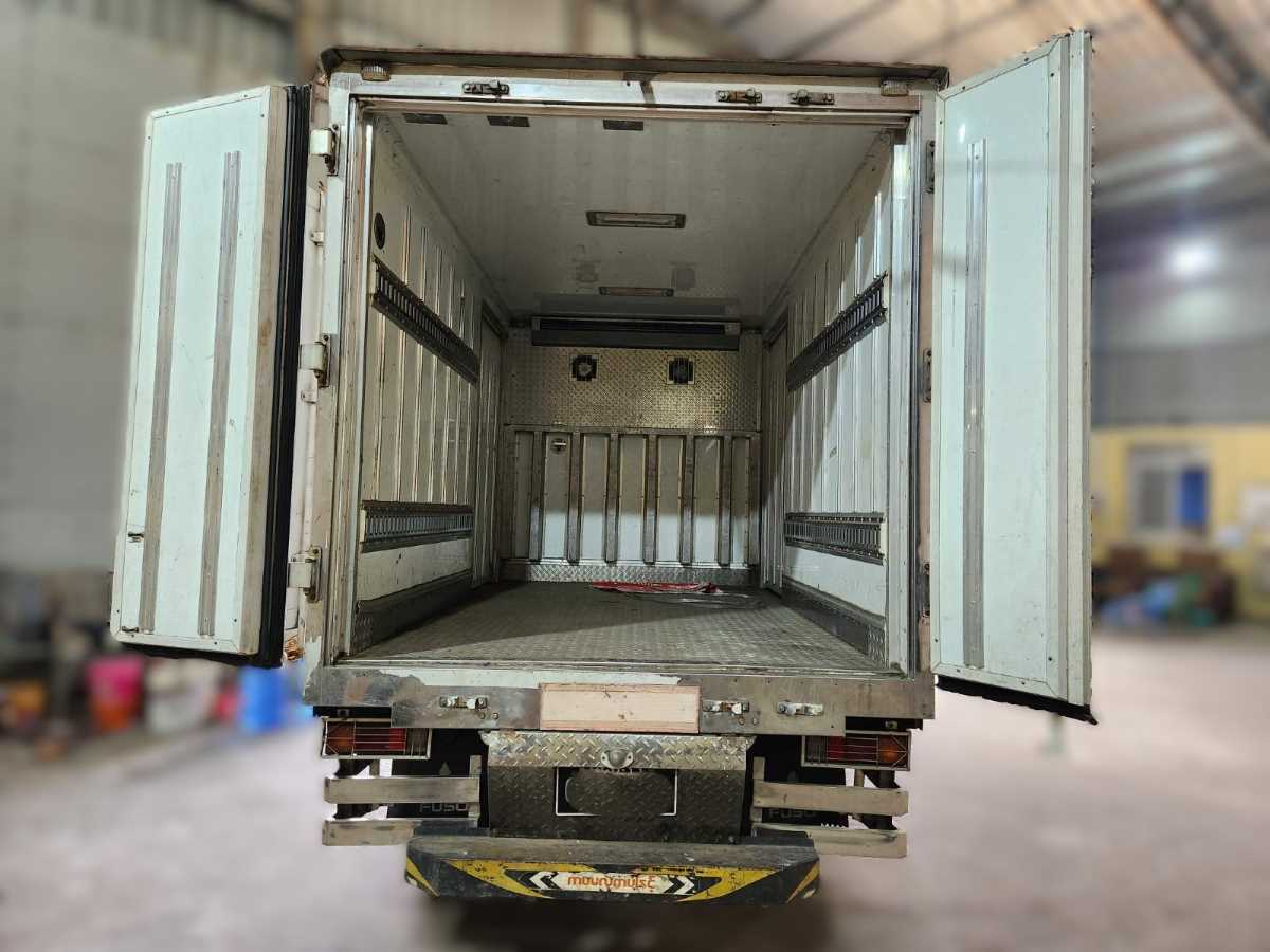 MITSUBISHI FUSO CANTER Reefer Box FE70D