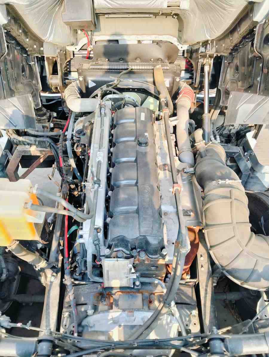 Dongfeng Prime Mover 4x2 (460HP)