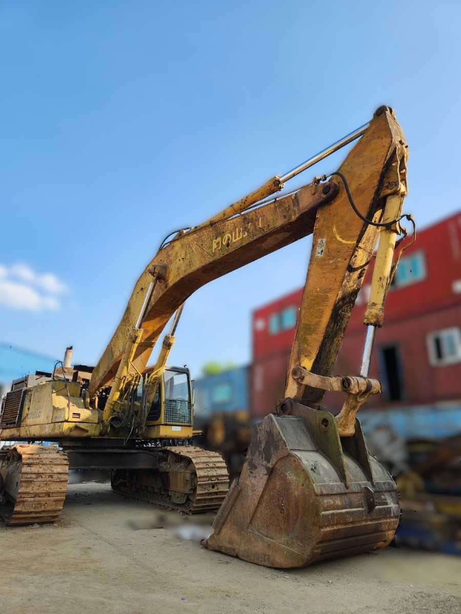 KOMATSU Excavator PC750LC (75 Tons)