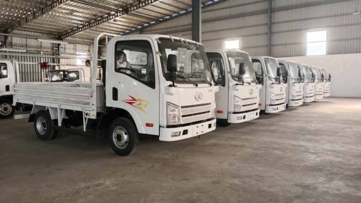 FAW Cargo Truck (12 Ft)