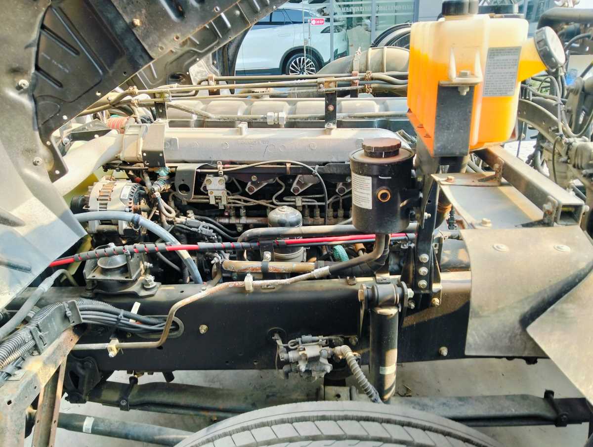 Dongfeng Prime Mover 4x2 (460HP)