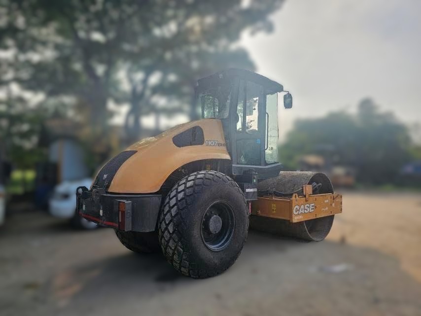 CASE Soil Compactor 1107EX-D with Cabin