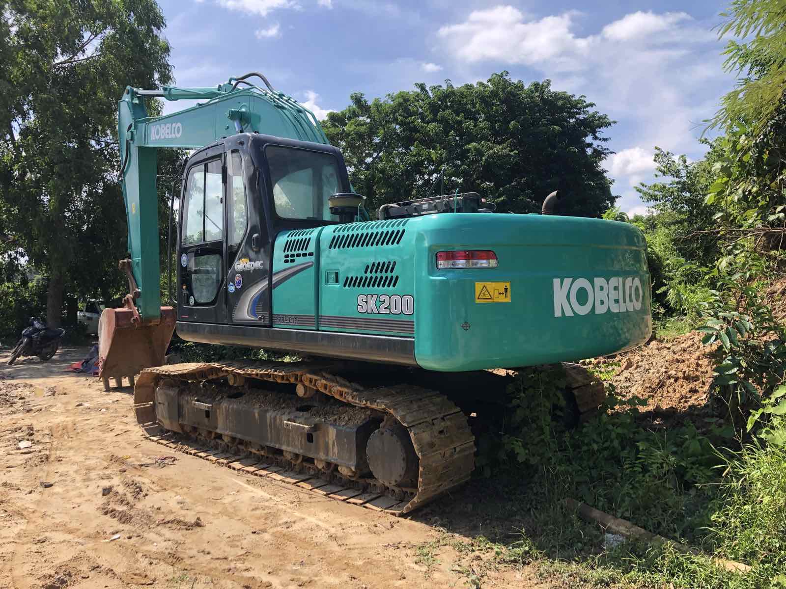 KOBELCO Excavator SK200