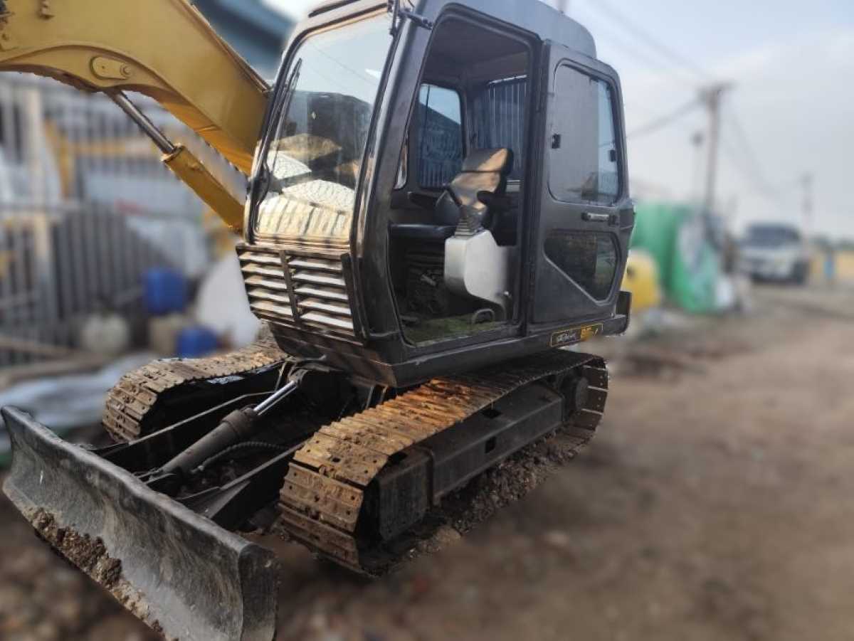 Hyundai Excavator R80-7
